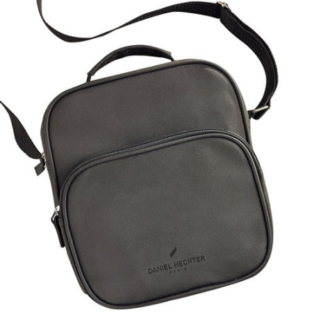 EN CADEAU : La sacoche Daniel Hechter
