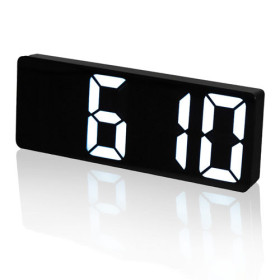 Réveil à commande sonore, par l’Homme Moderne.