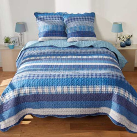 Couvre-lit bleu frégate (2 taies d'oreiller offertes), par l’Homme Moderne.