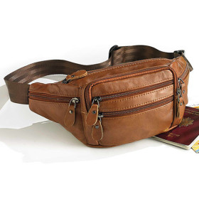 Banane en cuir multipoche, par l’Homme Moderne.