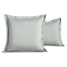 Taie d'oreiller Perles de satin BlanClarence®, Couleur : Gris clair, Dimension : 65 x 65 cm, par l’Homme Moderne.