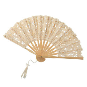 L’éventail écru, par l’Homme Moderne.