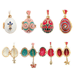 Le lot de 4 pendentifs et leurs surprises