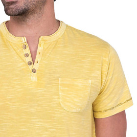 Tee-shirt col tunisien