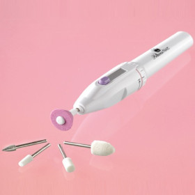 Manucure-pédicure Princess Nail®, par l’Homme Moderne.