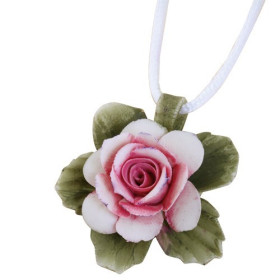 Pendentif rose de porcelaine, par l’Homme Moderne.