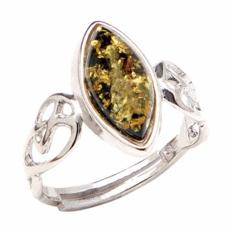 La bague en ambre vert