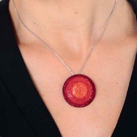 Collier médaillon de cristal