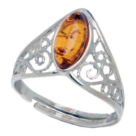 La bague en ambre, par l’Homme Moderne.