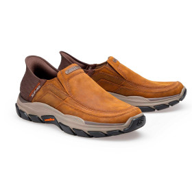Mocassins Skechers Slip-In, Pointure : 40, Couleur : Marron, par l’Homme Moderne.