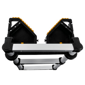 Échelle télescopique  et porte-outils
