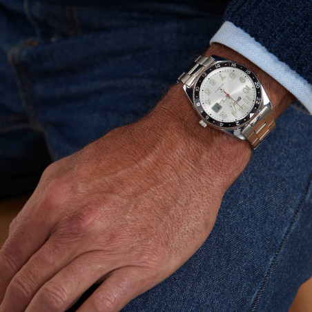 Montre radiopilotée