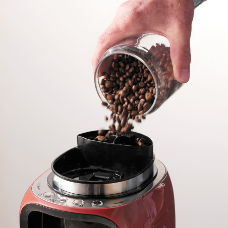 Cafetière à broyeur intégré