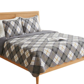 Couvre-lit Claridge, par l’Homme Moderne.