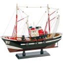 Le bateau de pêche en bois
