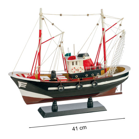Le bateau de pêche en bois