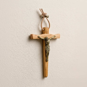 Le crucifix bois d’olivier