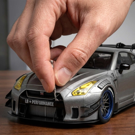 La Nissan GT-R (R35) W/ Liberty Walk Bodykit (3)