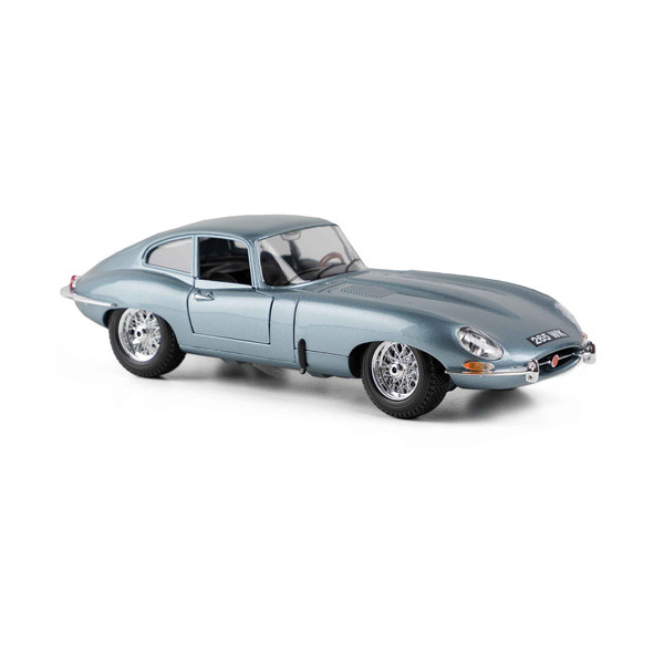 La Jaguar type E coupé 1961 bleue