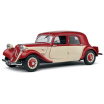 La Citroën traction rouge et beige de 1937