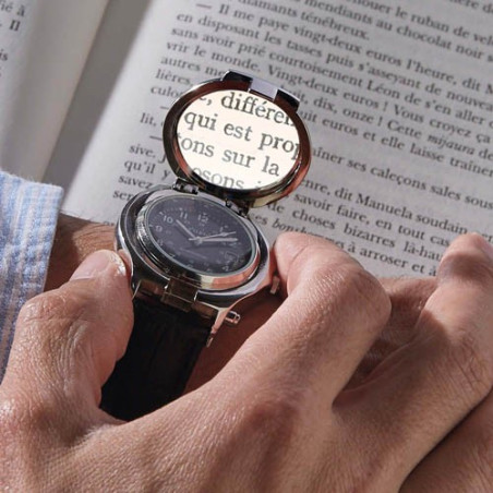 Montre-loupe lumineuse
