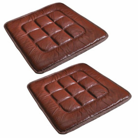 Couvre-chaises en cuir, votre lot : Les 2, par l’Homme Moderne.