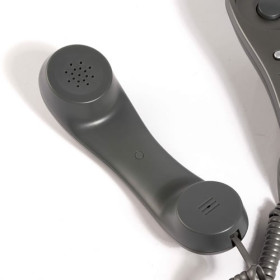 Téléphone & médaillon sécurité (4)